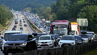 PLUS Malaysia Berhad (PLUS) expects more than 2.2 million vehicles daily across its highway network during the upcoming back-to-back holiday period starting Friday. – Bernama file pic
