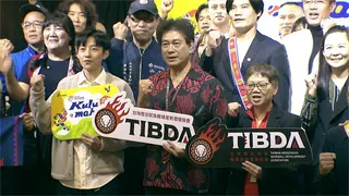 "假日飛刀手"陳義信立院備詢初登板 心情如在5萬人面前投球
