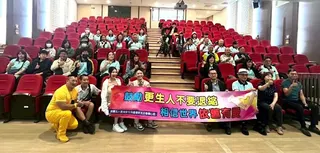 《圖說》財團法人臺灣更生保護會新北分會舉辦「更生保護文物展—溫柔的更生保護軌跡」十大更生輔導員講座合影二。〈主辦單位提供〉