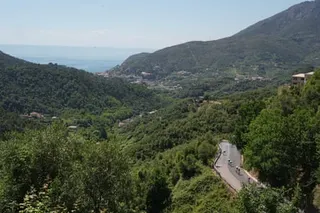 Giro riders make their way from Porcari to Chiavari