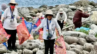 《圖說》清理142.82公斤垃圾、寶特瓶3543個，以實際行動落實心道法師「愛地球」理念。（靈鷲山佛教教團提供）