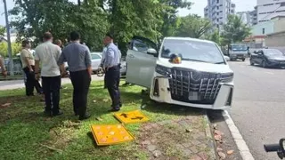 司机昏迷前紧急停路旁 惊险避免车祸