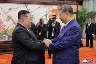 朝鲜领导人金正恩（左）去年去中国北京出席九三阅兵，并于9月4日与中国国家主席习近平举行会晤。 （朝中社/路透社）
