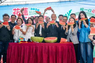花蓮大西瓜「沙脆甜」魅力席捲立院　傅崐萁攜手韓國瑜號召拚買氣 21