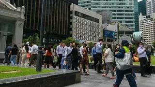 历经连续两个月的大幅下滑后，新加坡4月招聘职位数量回弹4%；惟，与去年同期相比仍下降5.2%，整体劳动力市场依然处于紧缩状态。（法新社档案照）