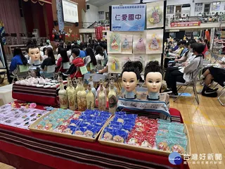 技藝教育成果展多元豐富。（記者扶小萍攝）