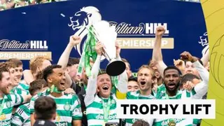 Celtic lift trophy