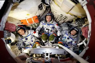 Hong Kong payload specialist Lai Ka-ying (right) will work alongside mission commander Zhu Yangzhu (centre) and Zhang Zhiyuan, another first-time astronaut. Photo: CCTV