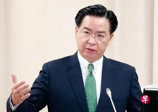 台湾国安会秘书长吴钊燮星期六（5月23日）在社媒发文，指“习特会”后，中国大陆在第一岛链部署了超过100艘船舰。 （互联网）