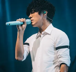 盧廣仲雖因高雄演唱會撞期無法親自出席的hito流行音樂獎，仍同步拿下四項大獎。（圖／添翼文創X寬宏藝術提供）