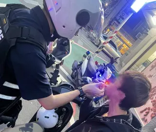 警方攔查黃男後確認持毒，且唾液有毒品反應。讀者提供