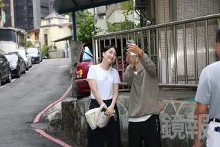 陳匡怡親切與粉絲合照。董孟航攝