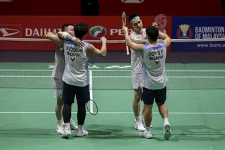 The world No. 9 duo produced a commanding display to upset the world No. 2 pair 21-18, 21-12 in just 33 minutes at the Unifi Arena here. — Bernama pic
