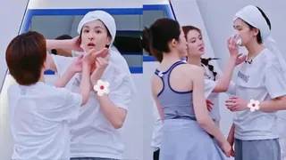 曾沛慈拚到排練途中當場流鼻血嚇壞同組成員。（組合圖／翻攝自微博）