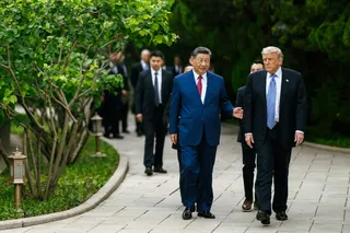 美國總統川普（前右）訪問北京，15日在中南海與中國國家主席習近平（前左）會晤。（圖取自x.com/WhiteHouse）