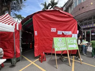 民進黨桃園市黨部主委歷經連4屆同額競選後，首度出現兩人對壘，24日衝出41.05％的高投票率，最終由前主委張火爐以2868票，贏過前立委湯蕙禎的1383票，順利出線。(蔡依珍攝)