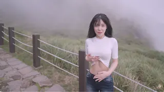 李多慧秀出精實腹肌。翻攝YT@lee_dahye