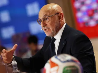 Spain coach Luis de la Fuente played down the absence of the club’s players, preferring to highlight those who are in the squad. — Reuters pic