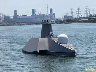 台船研發的軍用級無人船奮進魔鬼魚號。(記者洪臣宏攝)
