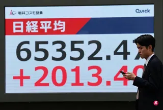 路透社星期一（5月25日）报道，日经225指数上涨3.12％至65316.79点，盘中一度触及65408.57点的历来新高。涵盖面更广的东证股指也起1.39％，报3946.67点。 （路透社）