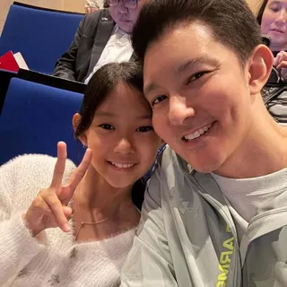 立威廉（右）和Harper父女情深，心疼女儿学校被感染甲流罕见发火。（取自立威廉IG）