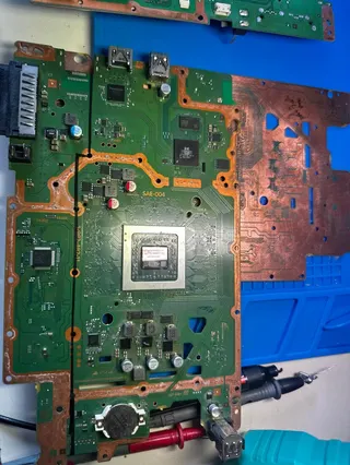 这才是真正的PS4掌机！海外大神亲手打造 能玩一个半小时《神秘海域4》