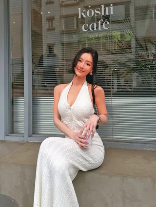 余函彌經營的服飾品牌「BonBon Chic」，曾被網友踢爆部分服飾款式與淘寶商品高度相似。（翻攝自余函彌IG）