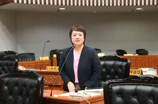 ∆議員潘貴蘭盼縣府協助向台鐵爭取401、448次普悠瑪增停鹿野，讓偏鄉民眾享有更公平的公共運輸 。（圖／台東縣議會提供）