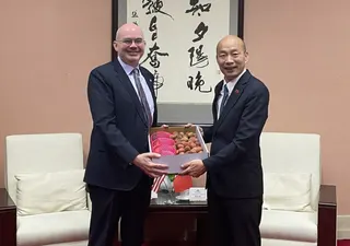 美國在台協會28日分享處長谷立言拜會立法院長韓國瑜的合照。（圖／美國在台協會 AIT 臉書）