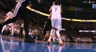 馬刺隊與雷霆對第五場西區決賽中的爭議判罰 圖：翻攝自 IG @mdwbasketball
