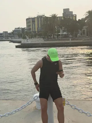 南韓男團SEVENTEEN成員金玟奎（김민규，曾譯：金珉奎）分享了隔著海與旗津的合照。（圖／翻攝自玟奎 IG）