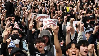Samsung semiconductor workers' $400,000 bonus deal: 4 things to know