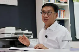 Subang member of parliament Wong Chen questioned his sudden removal as non-executive chairman of Malaysia Debt Ventures Bhd, following what he described as improvements in the company’s performance.-NSTP/MOHD FADLI HAMZAH