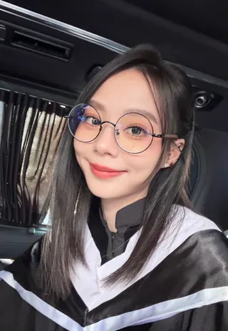 孫淑媚超美畢業照再掀話題。（圖／翻攝孫淑媚IG）