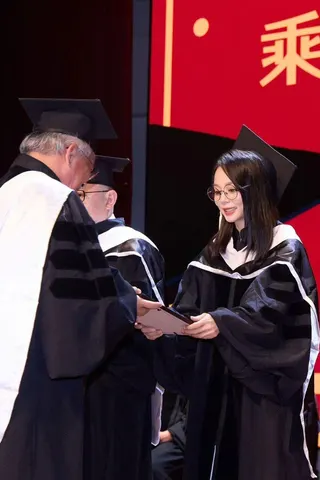 孫淑媚在社群平台分享已完成論文口試。（孫淑媚提供）