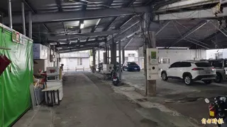 花蓮縣吉安鄉閒置多年僅剩下個位數攤商的北昌市場預計耗資二億元改建。(記者王錦義攝)