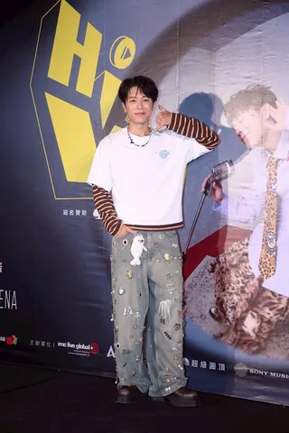 韋禮安結束2場小巨蛋演唱會後開心慶功。李鍾泉攝