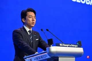 日本防长小泉进次郎星期天（5月31日）在香格里拉对话上谈及军力建设时，主动反驳外界有关日本走向“新军国主义”的批评。 （路透社）