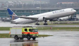 聯合航空最近接連發生兩起乘客鬧事狀況，影響飛安，迫使班機改降及返航。(路透)