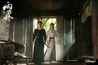 《雨霖鈴》楊洋（左）、方逸倫在劇中視彼此為生死之交。Disney+提供