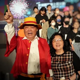 陳光復妻子吳淑瑾(右)5月曾說明，病情走向尚稱樂觀。如今細菌感染的介入，使這段漫長的復原之路再度面臨考驗。（圖／翻攝陳光復臉書）