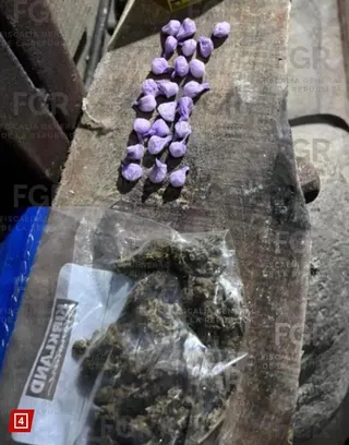 墨國執法人員查獲藏匿於蒂華納民宅地下、直通美國境內的地下通道，並查獲冰毒等違禁品...
