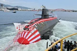 日本首相高市早苗堅持不收回「台灣有事」的言論。圖為日本海上自衛隊最新潛艦「蒼鯨號」在兵庫縣神戶市的川崎重工業神戶工廠舉行命名暨下水典禮。 圖：翻攝「X」@JMSDF_PAO