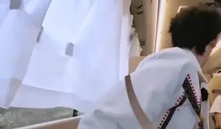 中國綜藝節目被抓包P安全帶。（翻攝自微博）