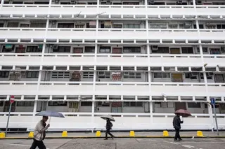 专家强调，香港房价的负担实际上没有那么高，原因是香港有公屋制度，居住人口达1/3。（法新社档案照）