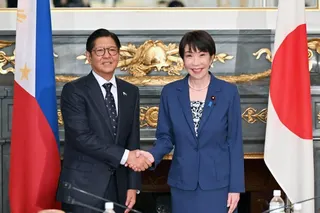 Japanese Prime Minister Sanae Takaichi (right) shakes hands with Philippine President Ferdinand Marcos Jnr in Tokyo on May 28.  Photo: Kyodo