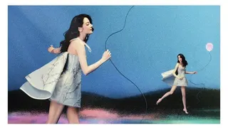 迪麗熱巴（左）今天過34歲生日。圖／摘自微博