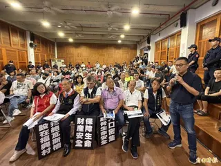 宜蘭縣府舉辦引進天然氣說明會，居民及桶裝瓦斯業者均持反對意見。(記者王峻祺攝)