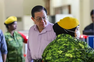 Lim Guan Eng seen arriving at the Kuala Lumpur Courts Complex ahead of the trial. -NSTP/HARI ANGGARA.