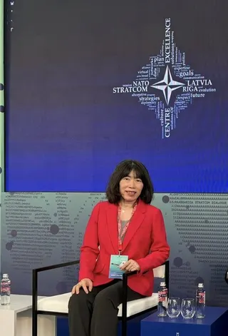 駐英國代表處副代表江雅綺受邀參加年度「里加戰略傳播對話」論壇，再以台灣為主題的分組討論場次上，分享台灣在當前國際局勢下的戰略溝通思維。（駐英國代表處提供）中央社記者游堯茹維爾紐斯傳真　115年6月4日